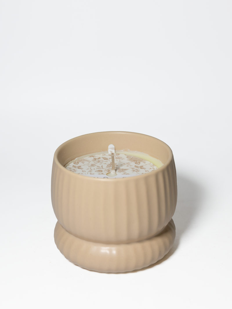 Cashmere & Linen 10 oz scented candle